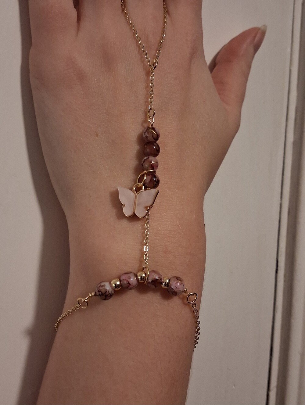 Trendy Pink Butterfly Hand Chain Bracelet - Gold Toneiiiliiililililiiiili